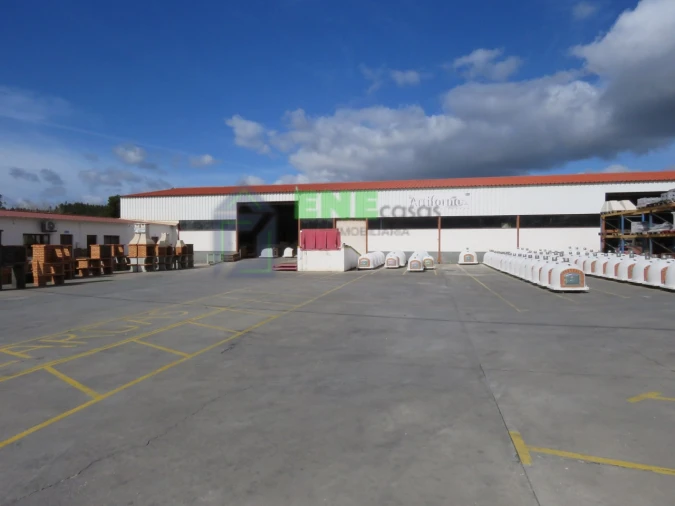 Armazém para Venda em Maxial e Monte Redondo Foto 2