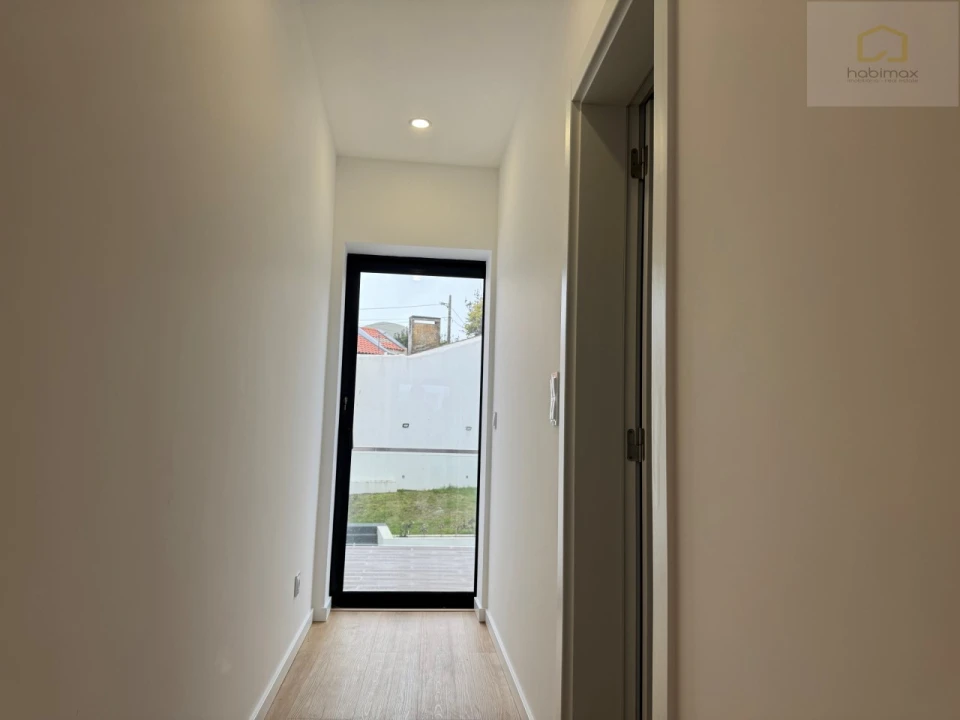 Moradia T2 para Venda em Fajã de Cima Foto 15