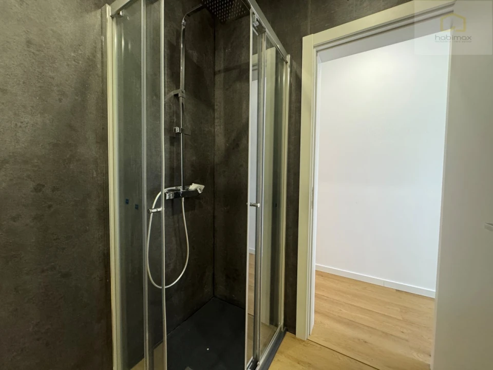 Moradia T2 para Venda em Fajã de Cima Foto 14