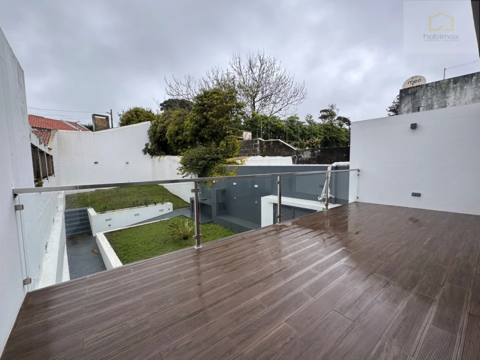 Moradia T2 para Venda em Fajã de Cima Foto 17