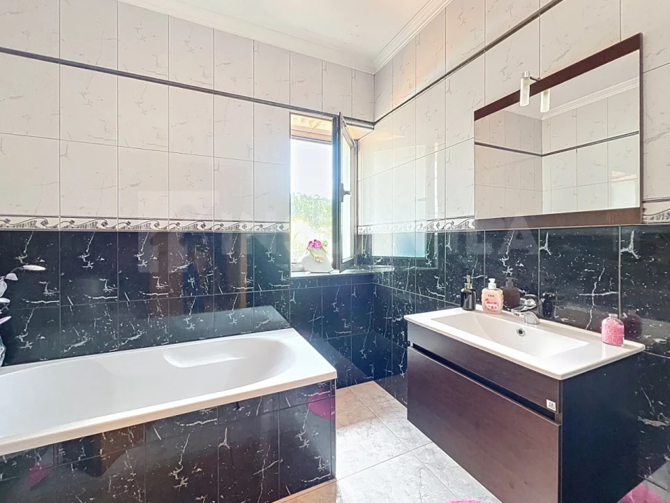 Moradia T4 para Venda em Sopo Foto 28