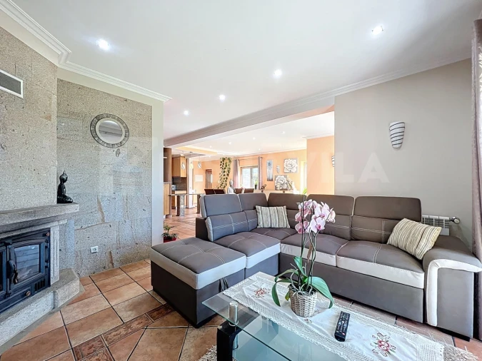 Moradia T4 para Venda em Sopo Foto 7