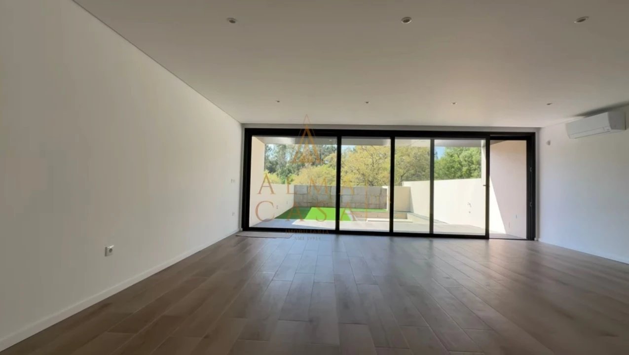 Moradia T3 para Venda em Fânzeres e São Pedro da Cova Foto 5