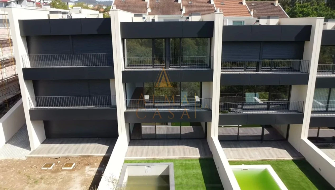 Moradia T3 para Venda em Fânzeres e São Pedro da Cova Foto 11