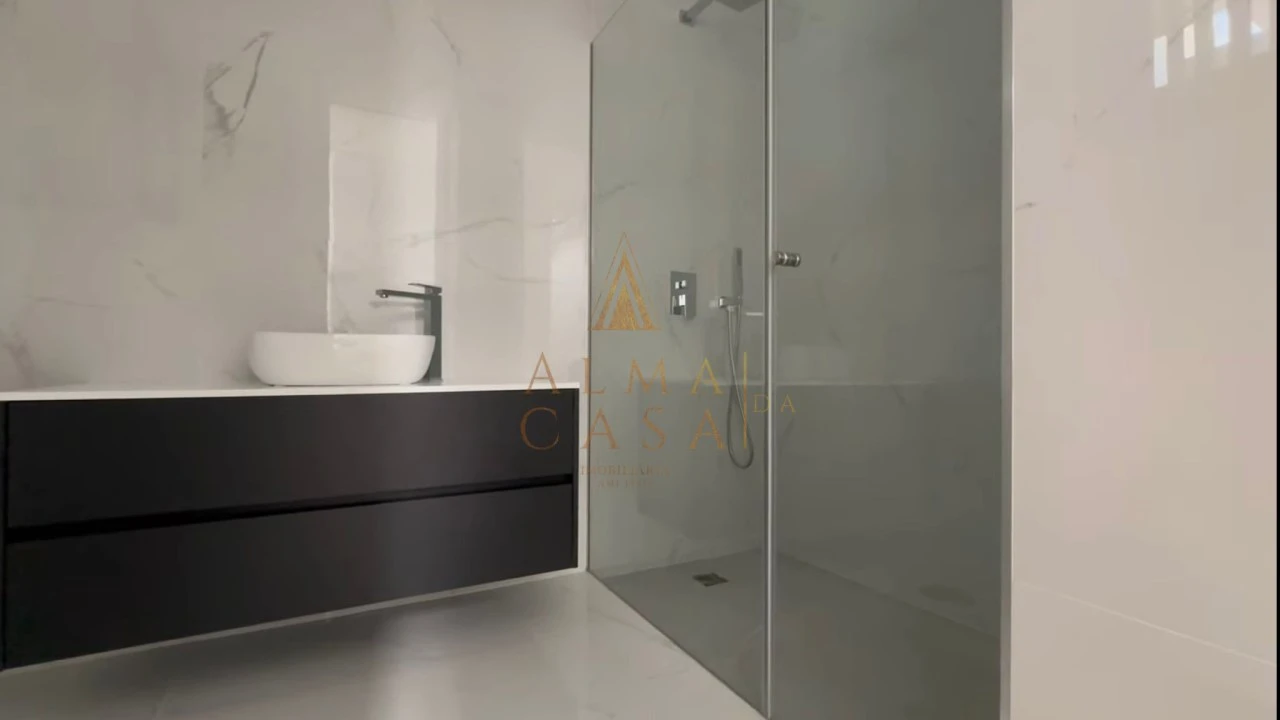 Moradia T3 para Venda em Fânzeres e São Pedro da Cova Foto 17