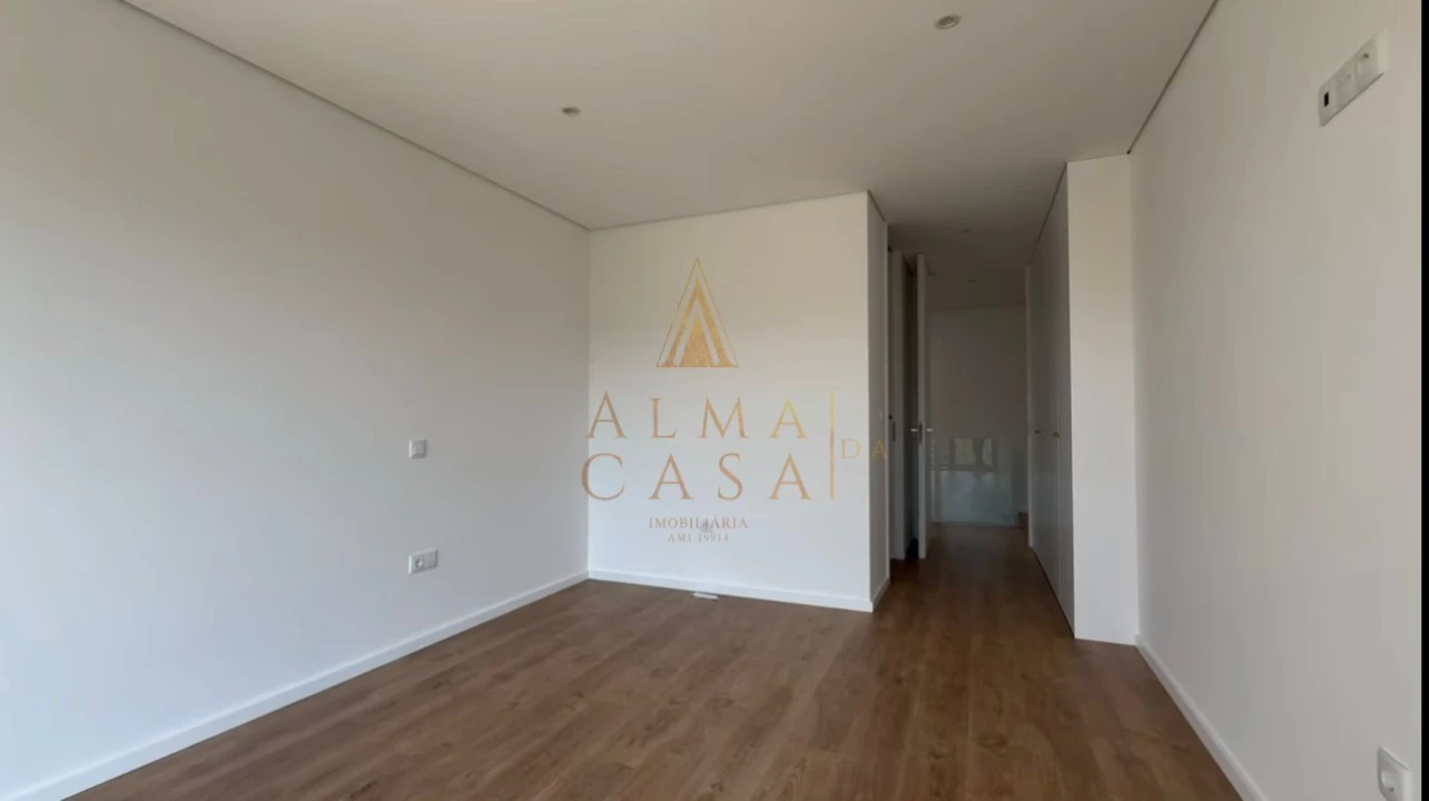 Moradia T3 para Venda em Fânzeres e São Pedro da Cova Foto 19