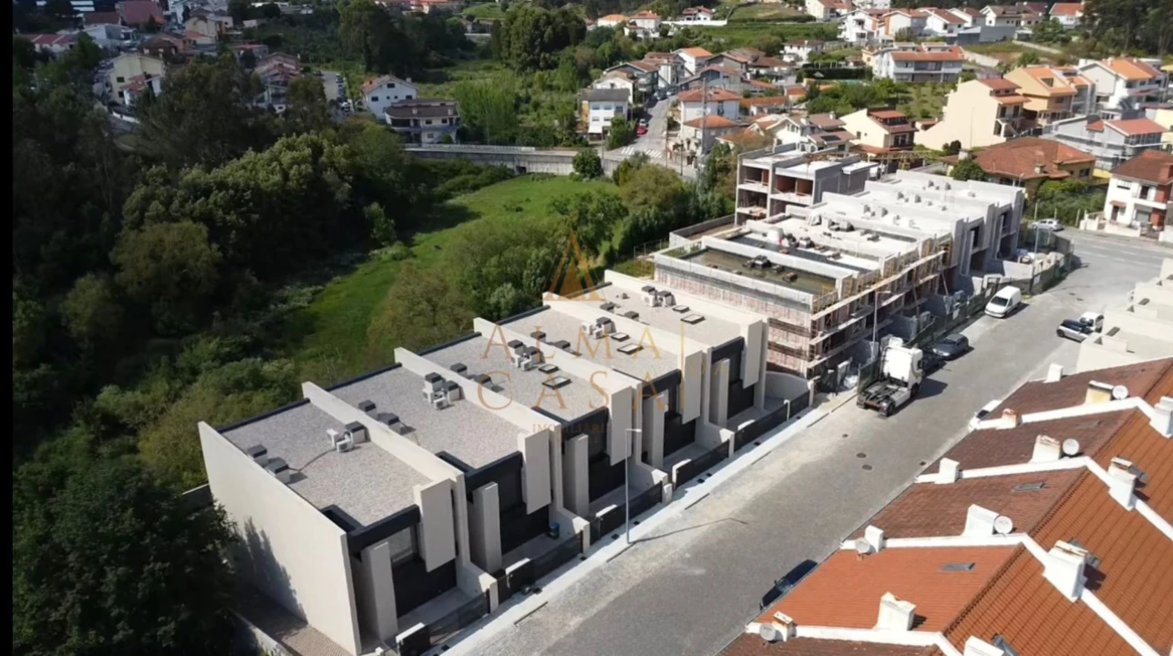 Moradia T3 para Venda em Fânzeres e São Pedro da Cova Foto 23