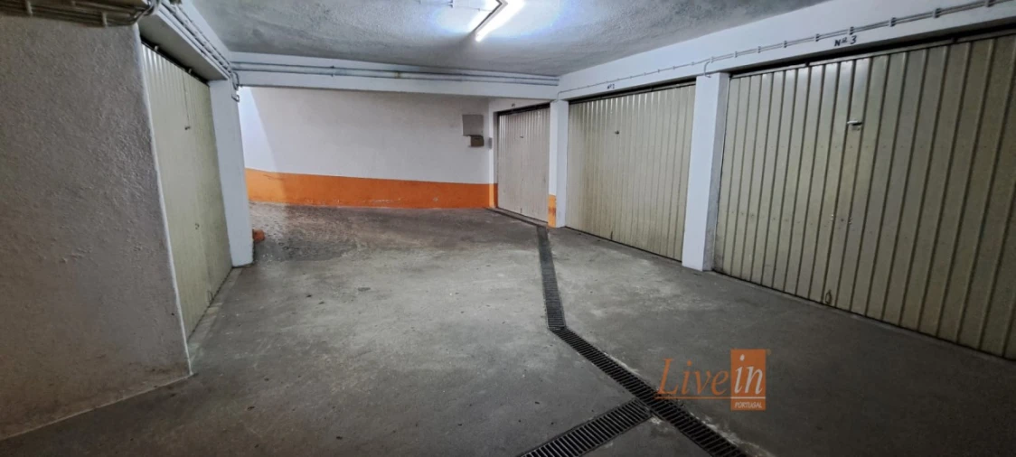 Garagem para Venda em Algueirão-Mem Martins Foto 1