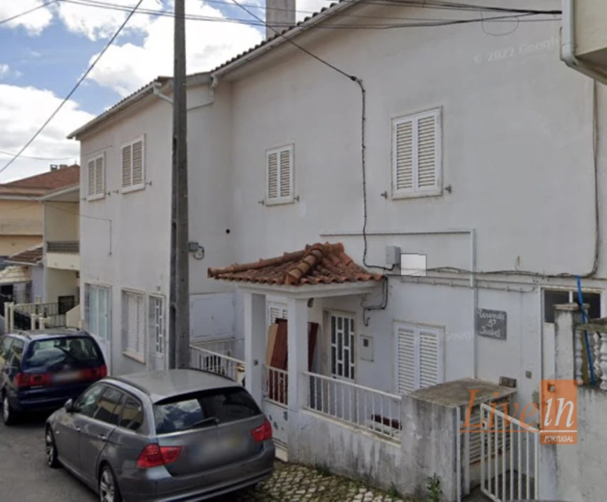 Moradia T5 para Venda em Casal de Cambra Foto 1