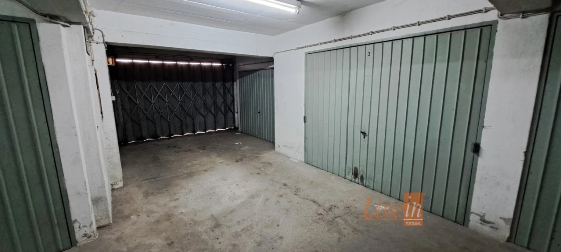 Garagem para Arrendamento em Algueirão-Mem Martins