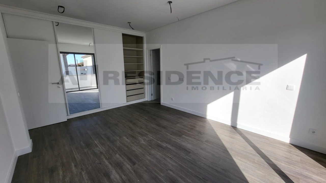 Moradia T3 para Venda em Albufeira e Olhos de Água Foto 33