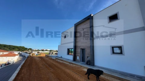 Moradia T3 para Venda em Albufeira e Olhos de Água