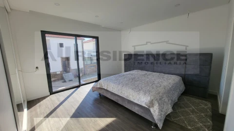 Moradia T3 para Venda em Albufeira e Olhos de Água