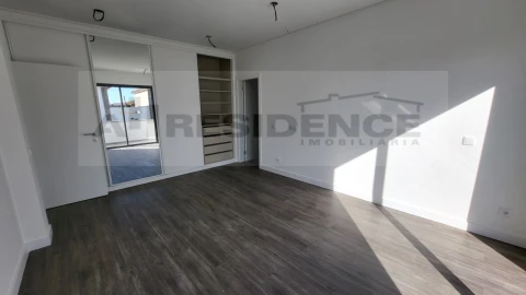 Moradia T3 para Venda em Albufeira e Olhos de Água
