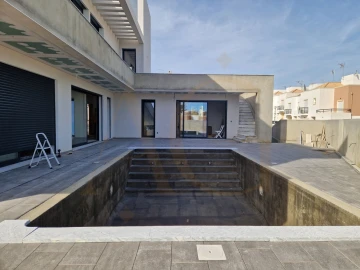 Moradia T5 para Venda em Tavira (Santa Maria e Santiago)