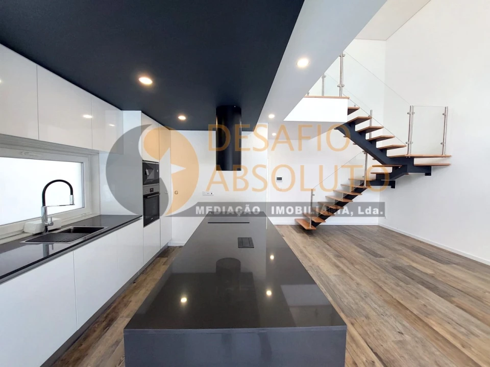 Moradia T3 para Venda em Sesimbra (Santiago) Foto 4