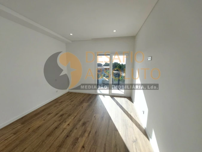 Moradia T3 para Venda em Sesimbra (Santiago) Foto 22