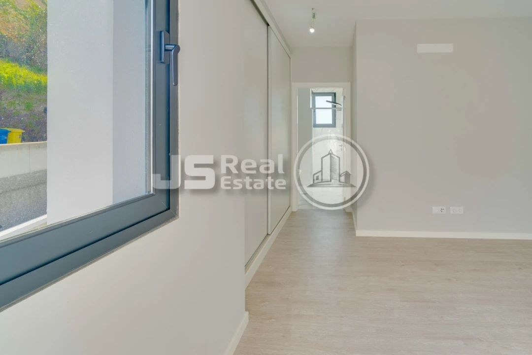 Moradia T3 para Venda em São Roque Foto 25