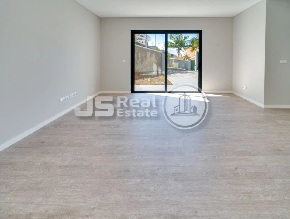 Moradia T3 para Venda em São Roque Foto 11