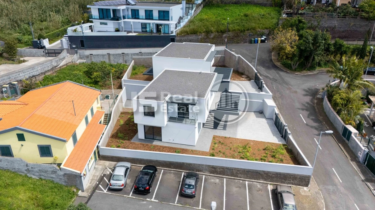 Moradia T3 para Venda em São Roque Foto 31