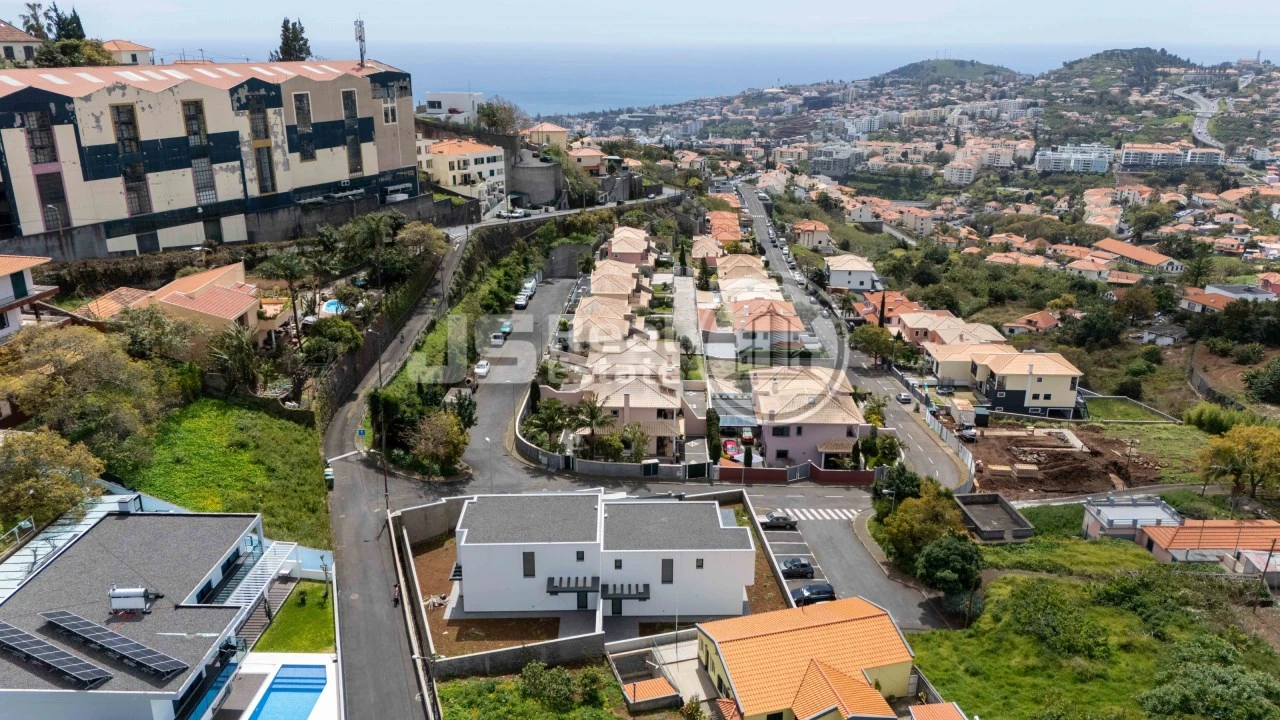 Moradia T3 para Venda em São Roque Foto 35
