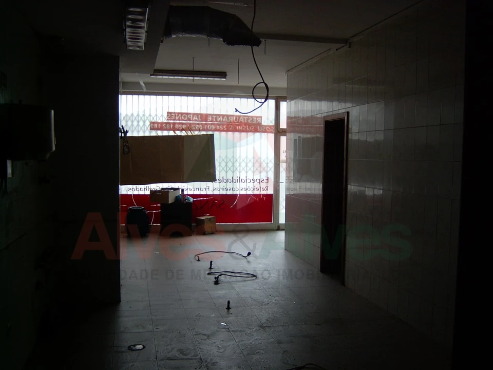 Loja para Arrendamento em Aguas Santas Foto 7