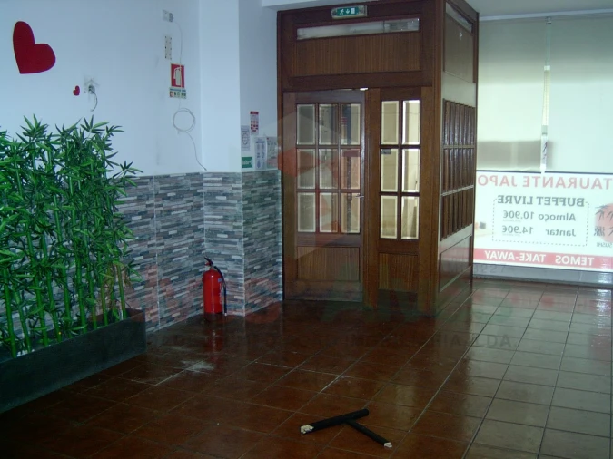 Loja para Arrendamento em Aguas Santas Foto 3