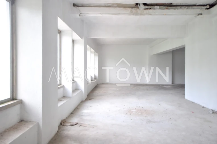 Armazém para Venda em Campo de Ourique Foto 13