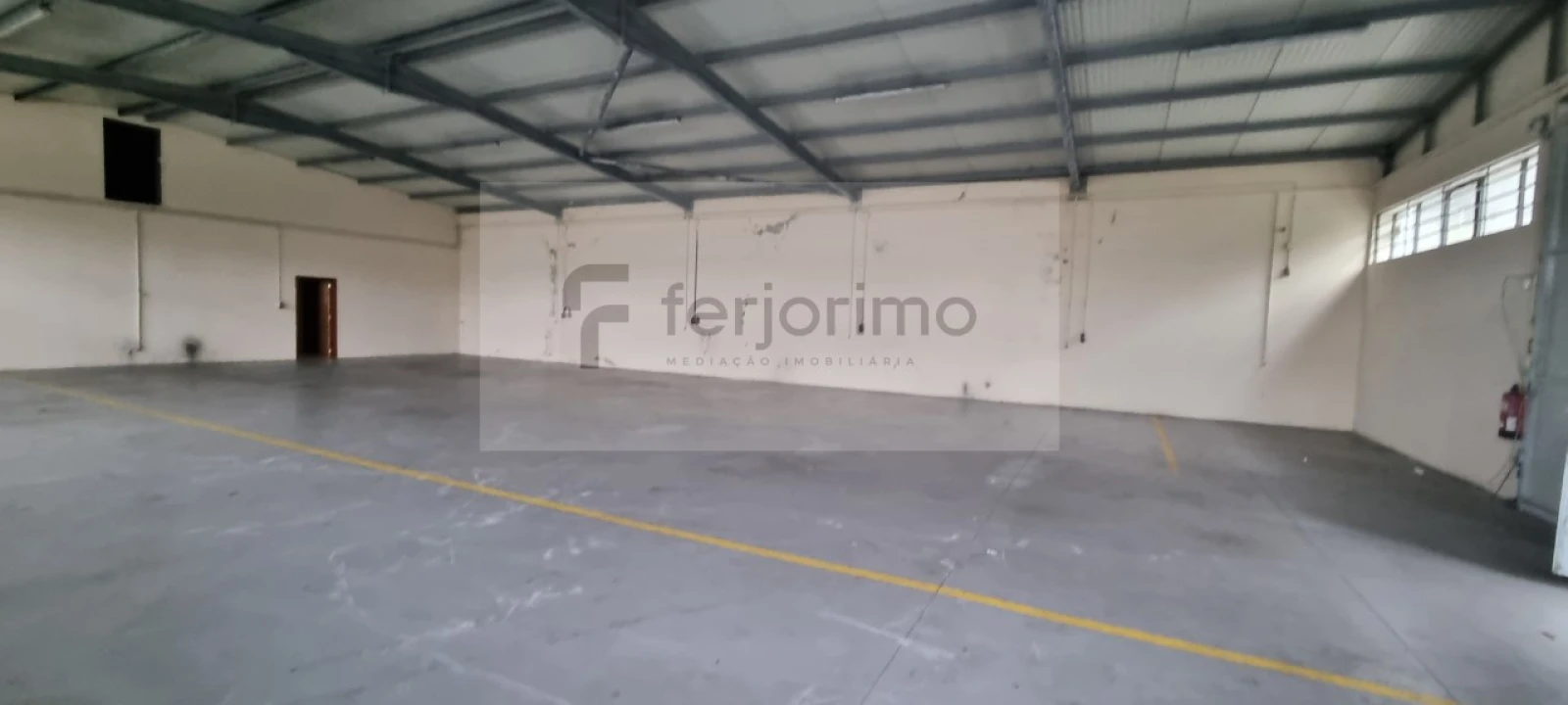 Armazém para Venda em Fermentões Foto 2