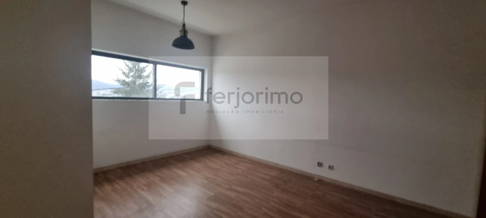 Armazém para Venda em Fermentões Foto 8