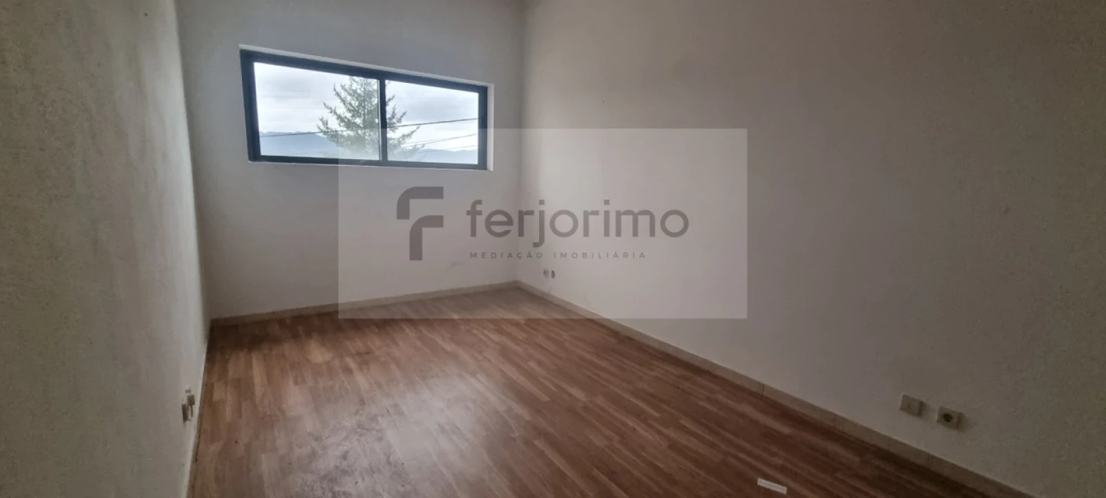 Armazém para Venda em Fermentões Foto 10