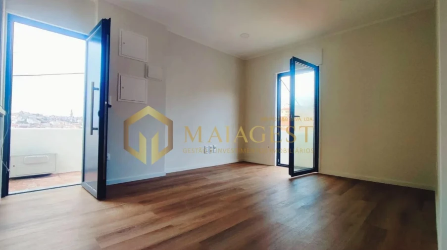 Moradia T2 para Venda em Santa Marinha e São Pedro da Afurada Foto 1