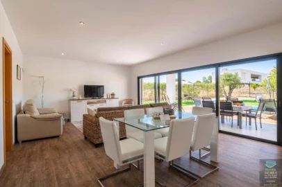 Moradia T3 para Arrendamento férias em Alvor