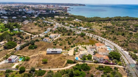 Moradia T3 para Arrendamento férias em Alvor