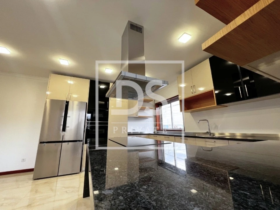 Moradia T3 para Venda em Alfena Foto 12