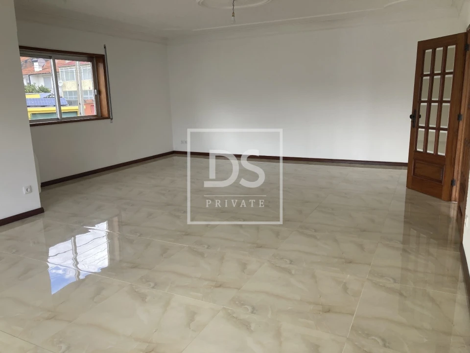 Moradia T3 para Venda em Alfena Foto 9