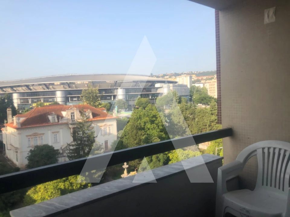 Apartamento T1 para Arrendamento em Santo Antonio dos Olivais Foto 11