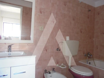 Apartamento T1 para Arrendamento em Santo Antonio dos Olivais