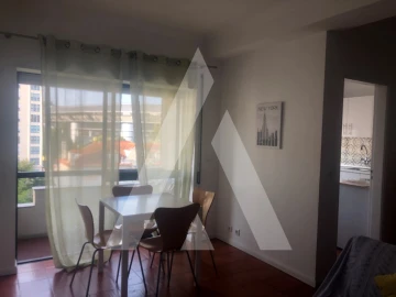 Apartamento T1 para Arrendamento em Santo Antonio dos Olivais