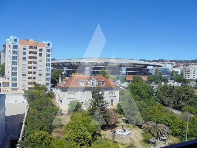 Apartamento T1 para Arrendamento em Santo Antonio dos Olivais Foto 12