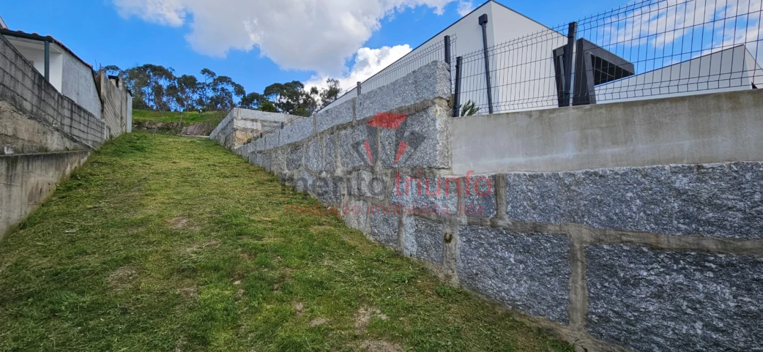 Terreno para Venda em Lordelo Foto 18