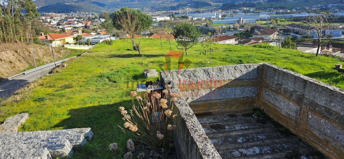 Terreno para Venda em Lordelo Foto 6