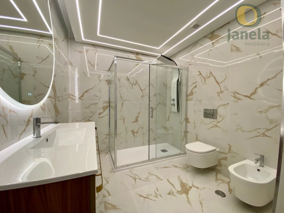 Apartamento T2 para Venda em Quarteira Foto 21