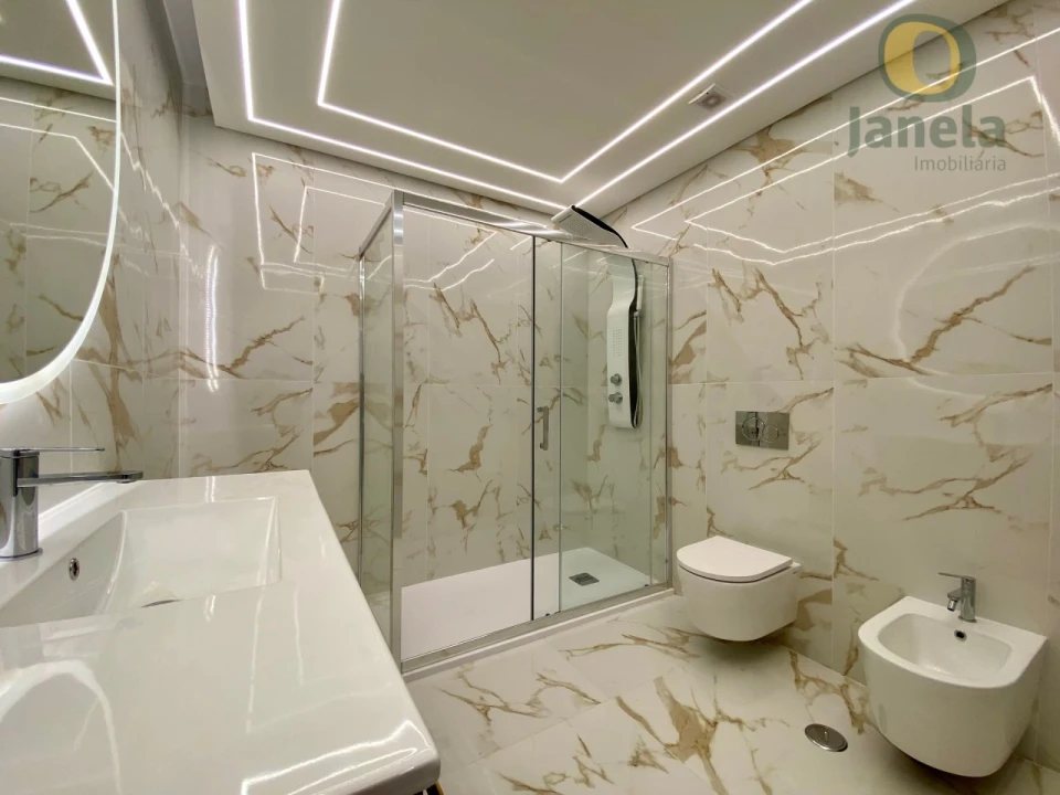 Apartamento T2 para Venda em Quarteira Foto 20