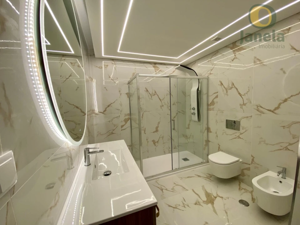 Apartamento T2 para Venda em Quarteira Foto 19