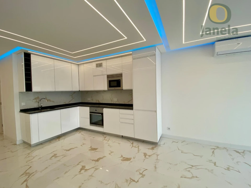 Apartamento T2 para Venda em Quarteira Foto 3