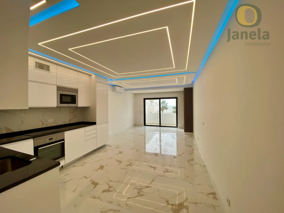 Apartamento T2 para Venda em Quarteira Foto 2