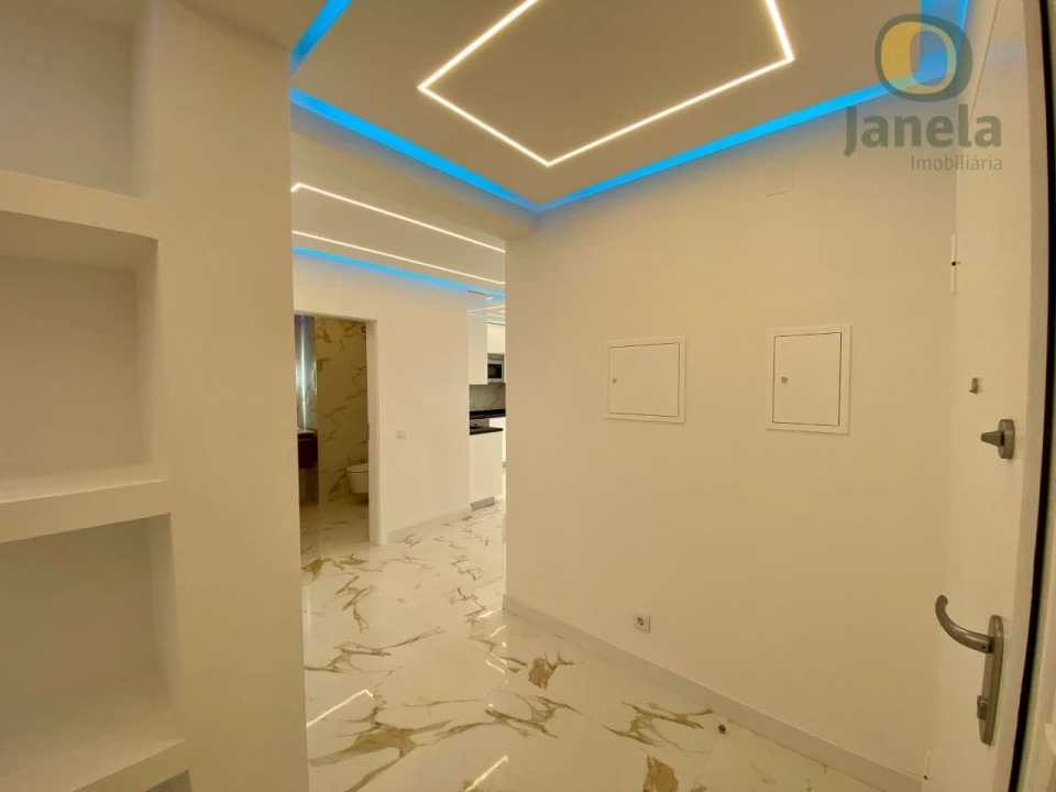 Apartamento T2 para Venda em Quarteira Foto 7