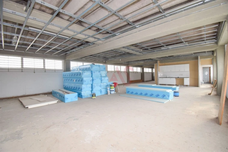 Armazém para Arrendamento em Santa Iria de Azoia, São João da Talha e Bobadela Foto 7