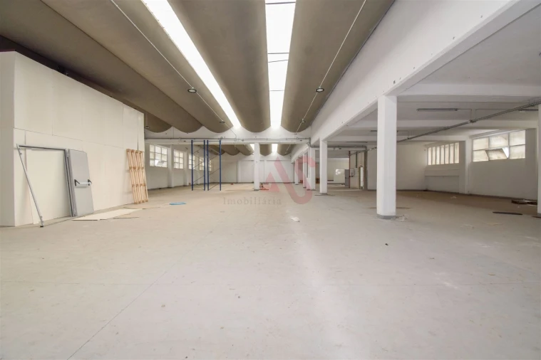Armazém para Arrendamento em Santa Iria de Azoia, São João da Talha e Bobadela Foto 13